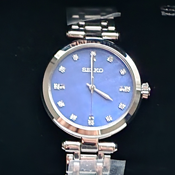 SEIKO, Women's Stainless Steel Diamond Blue Dial Watch Quartz. - Picture 5 of 8